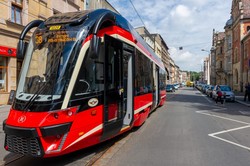 В польской Силезии запустили новые низкопольные трамваи вместо последней линии со старыми вагонами
