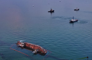 Подъемом танкера "Делфи" займется Администрация морских портов
