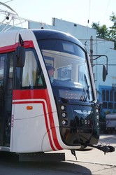 В Запорожье запустили первый новый трамвай по образцу одесского "Одиссея" (ФОТО)