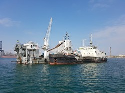 В порту Черноморск углубляют дно