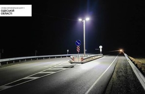 На дороге у моря в Одесской области устанавливают ограничители скорости на въездах в населенные пункты