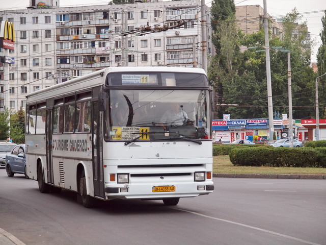 Часть автобусов из Одессы на промрынок "7-й километр" меняют схему движения