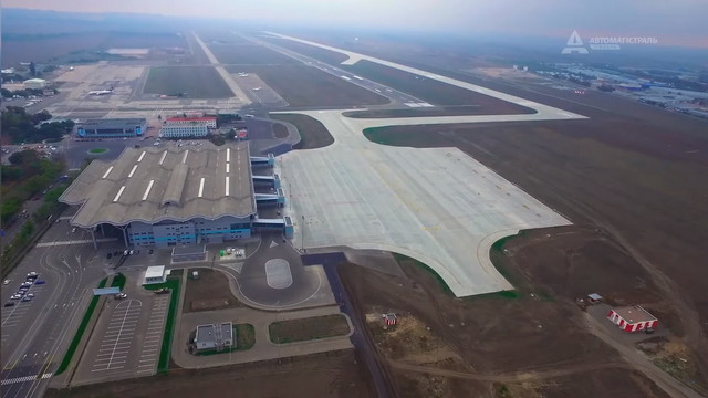 Строительство новой взлетной полосы одесского аэропорта закончилось (ВИДЕО)