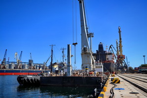 В Одесском порту продолжают реконструкцию причала в Карантинной гавани