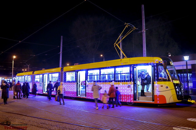 Как будет ехать по Одессе рождественский парад трамваев