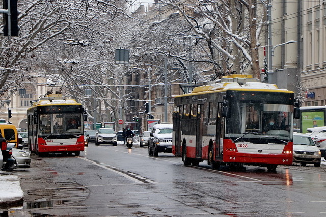 В Одессе проезд в общественном транспорте остался прежним, во многих других городах дорожает