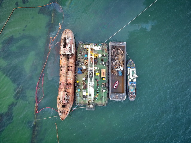 Государство пытается через суд забрать у владельца затонувший в Одессе танкер
