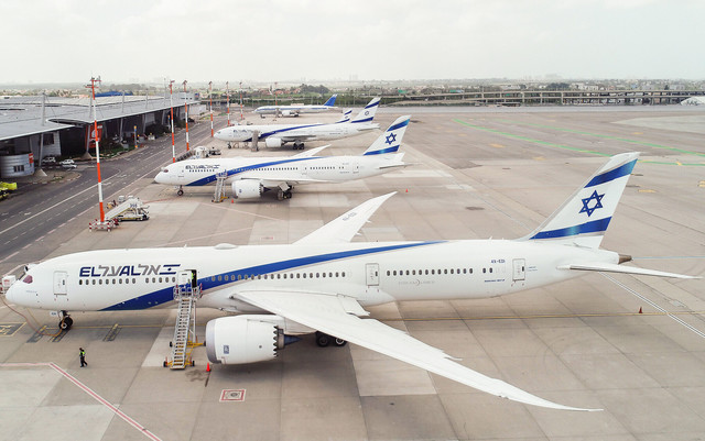 Израиль минимум на неделю останавливает все международное воздушное сообщение