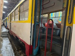 В Одессе ремонтируют поврежденные во время непогоды трамваи (ФОТО)