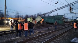 В Днепропетровской области сошел с рельсов грузовой поезд (ФОТО)