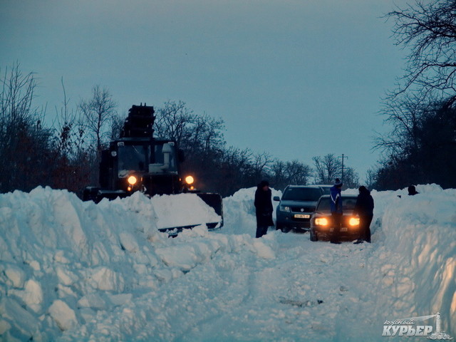 Дороги в Одесской области чистят от снега