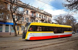 В одесских трамваях уже работает безналичная система оплаты проезда: как это работает (ФОТО, ВИДЕО)