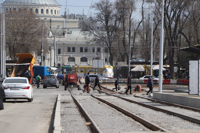Где в Одессе ремонтируют дороги 14 апреля