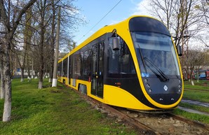 Новый трамвай одесской компании испытывают в Днепре (ФОТО)