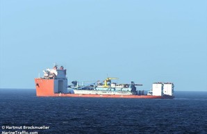 В порт Черноморск прибыло необычное грузовое судно