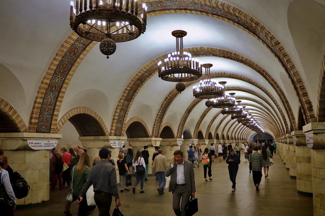 Киевское метро полностью покрыли мобильной связью в 4G