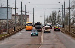 В Одессе будут закрывать въезд грузовиков на Ивановский путепровод специальными воротами