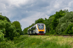 Опубликованы красивые фото нового дизель-поезда в Карпатах