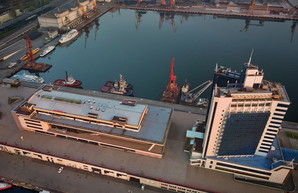 На одесский морской вокзал претендует частный порт ТИС