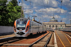 Дневной поезд "Интерсити" между Одессой и Киевом сделают ежедневным (ВИДЕО)