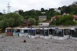В оккупированном Крыму селевой поток засыпал троллейбусы (ФОТО)