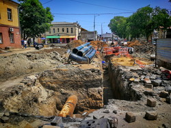 В Одессе масштабно меняют трубы во время ремонта последнего квартала Преображенской (ФОТО)