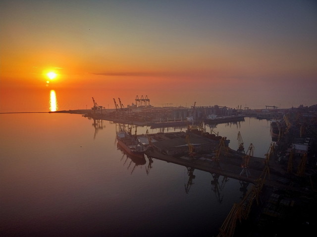 В порту Одессы будут расширять контейнерный терминал на Карантинном молу