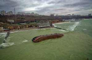 В Одессе идет судебный процесс по возмещению ущерба окружающей среде от аварии танкера "Делфи"
