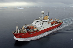 Украина может купить британский ледокол для экспедиций в Антарктиду