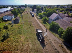 Ретро-поезд под паровозом на узкоколейке в Гайвороне: возобновится ли движение по узкой колее (ВИДЕО)