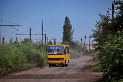 Засыпанные рельсы и лужи: в Одессе не ходит камышовый трамвай (ФОТО, ВИДЕО)