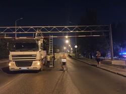 В Одессе перекрыли проезд для грузовиков по Ивановскому путепроводу