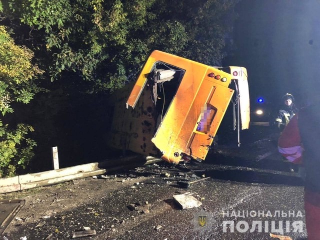 Под Одессой попал в аварию автобус: погибли два пассажира (ФОТО)