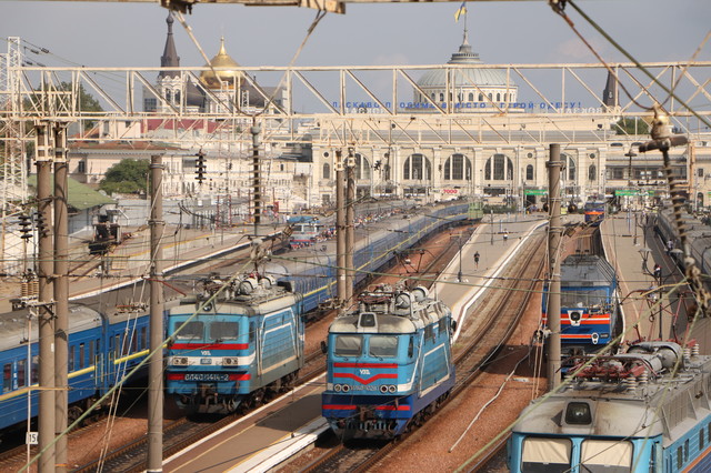 В праздничные дни в Одессу запускают дополнительные пассажирские поезда (ВИДЕО)
