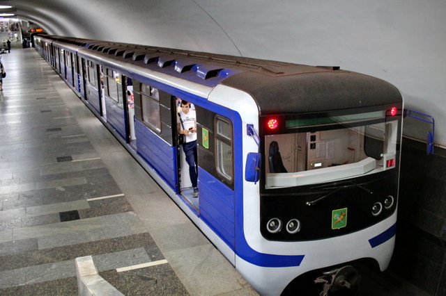 Карантин в Харькове: будут уменьшать интервалы движения поездов метро