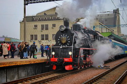 В Киеве отметили юбилей железной дороги ретро-поездом (ФОТО)