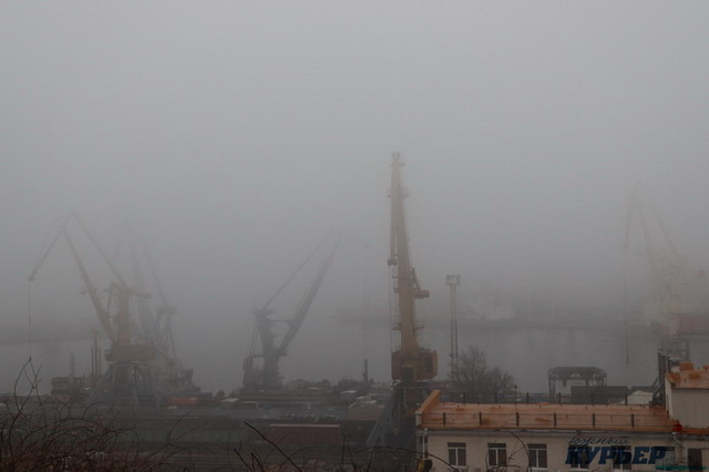 Туман: в Одесской области ограничено судоходство в порту Южных, а на дорогах ничего не видно
