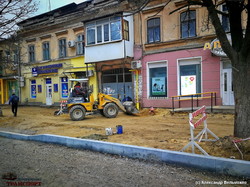 В Одессе укладывают новые рельсы на улице Преображенской (ВИДЕО)