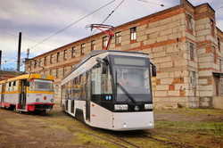 В Одессу привезли новый трамвай "Эталон" (ФОТО, ВИДЕО)
