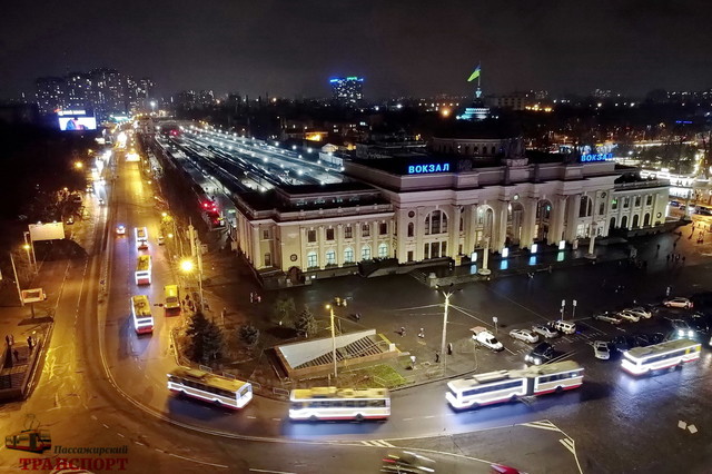 По Одессе проедут новогодние троллейбусы (ВИДЕО)