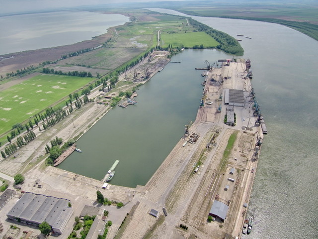 В порту Рени уже обработали 1,3 миллиона тонн грузов