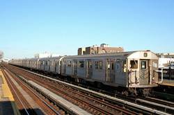 В Нью-Йорке прекратили работу самые старые поезда метро