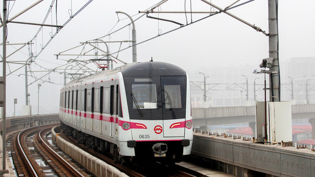 В Шанхае запустили две новые линии метро