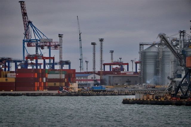 В портах Одесской области ограничено судоходство