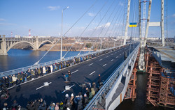 В Запорожье частично открыли новый мост