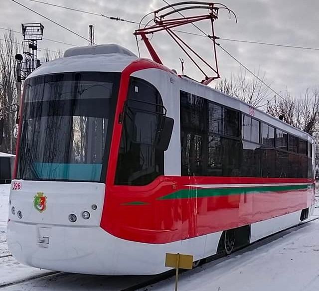 В Кривом Роге представили модернизированный трамвай "КТМ-5" (ФОТО)