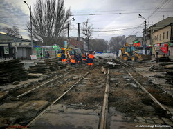 В Одессе уже начали ремонт перекрестка Пантелеймоновской и Преображенской (ВИДЕО)