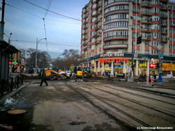В Одессе уже начали ремонт перекрестка Пантелеймоновской и Преображенской (ВИДЕО)