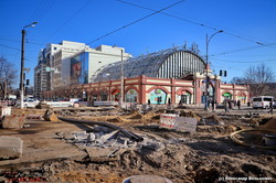Когда в Одессе закончат ремонтировать перекресток у "Привоза" (ВИДЕО)