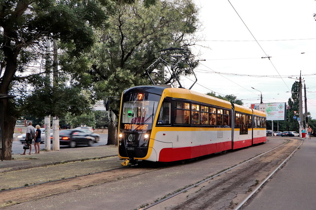 Одесса закупает 12 трамваев и 30 электробусов по проекту развития транспорта за еврокредиты